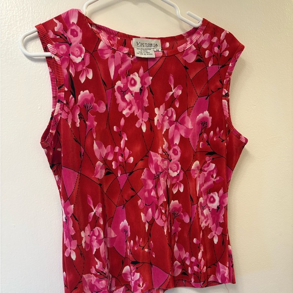 victoria essentials Tops - Vtg y2k Victoria Essentials Floral Top Red Pink